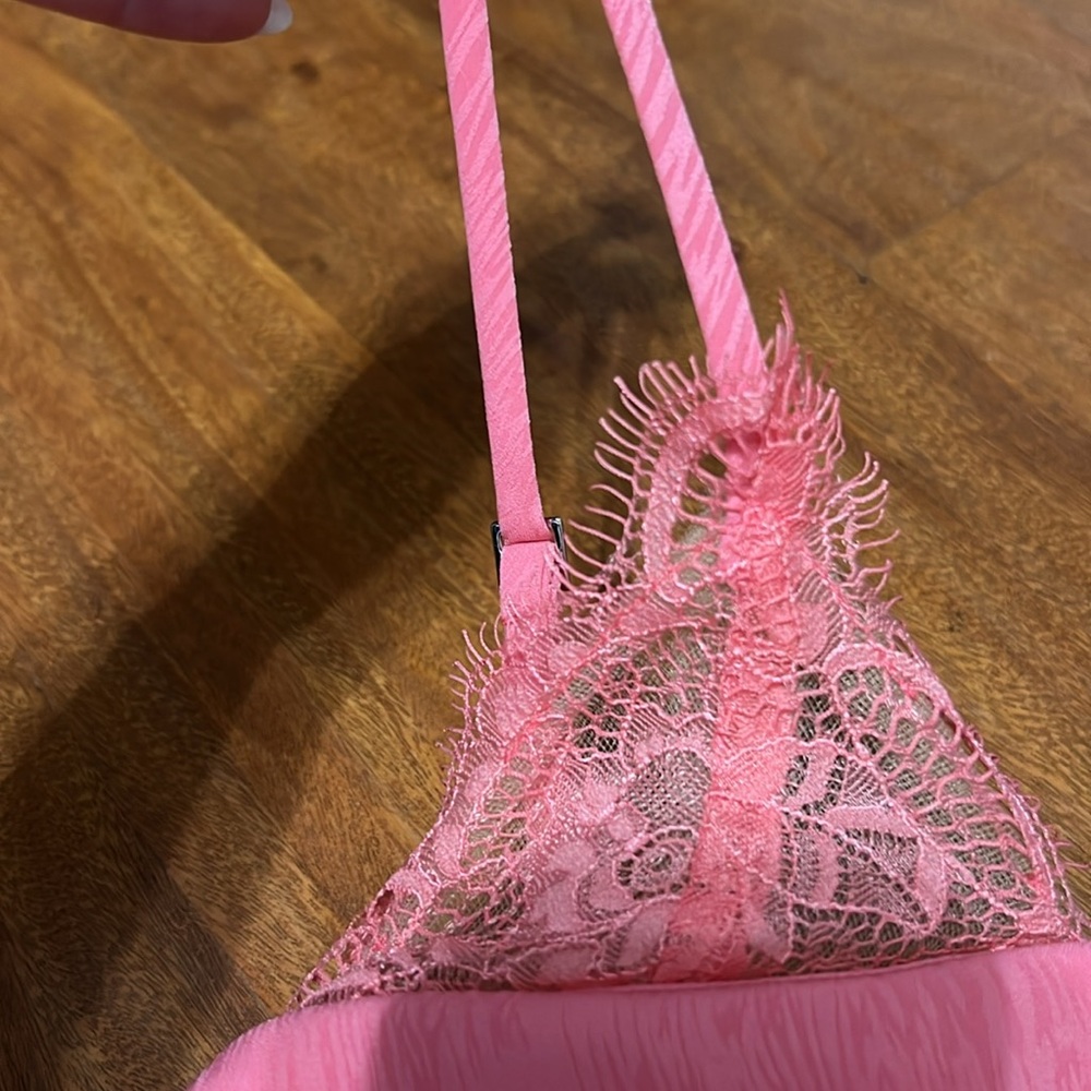 Revolve NBD Bekah Blouse in Pink NWOT - Picture 4 of 5